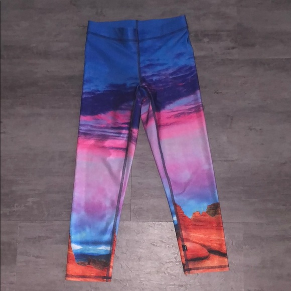 Terez Capri Leggings - Picture 4 of 4